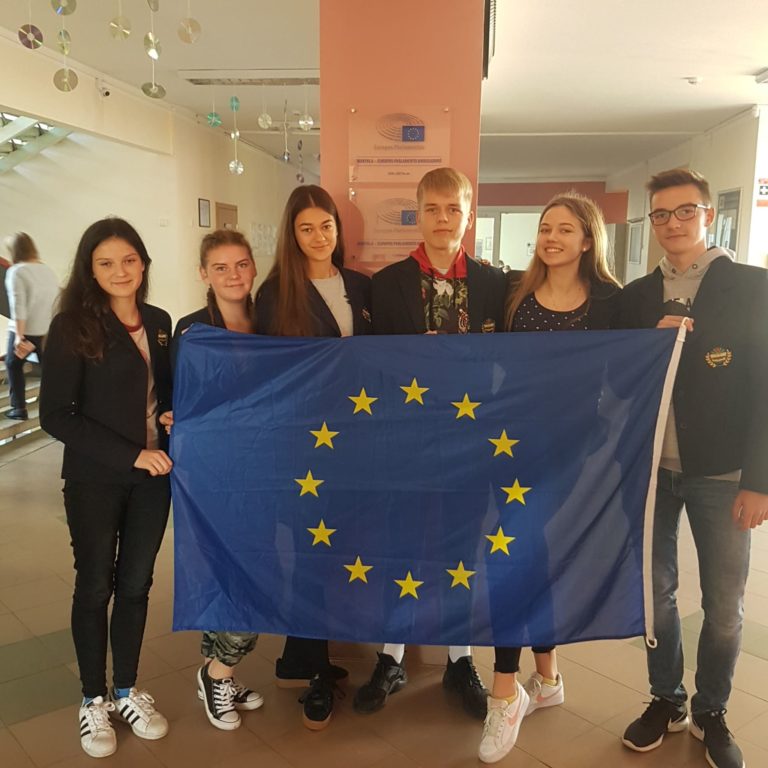 Nauja Kalvarijos gimnazijos MEPA komanda
