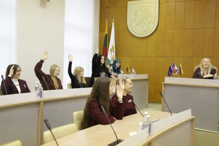 Netradicinė pamoka – pažintis su demokratija ir vietos savivalda