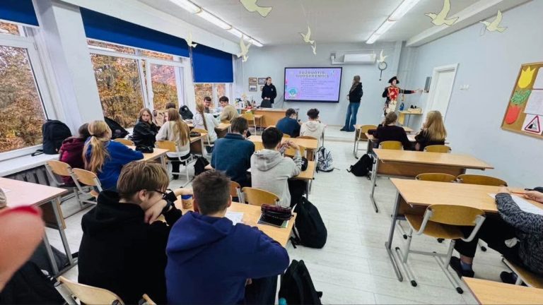 Etikečių detektyvai